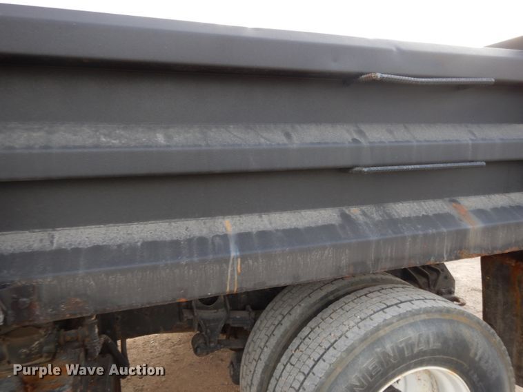 image for item DL2636 2005 International 7300  dump truck