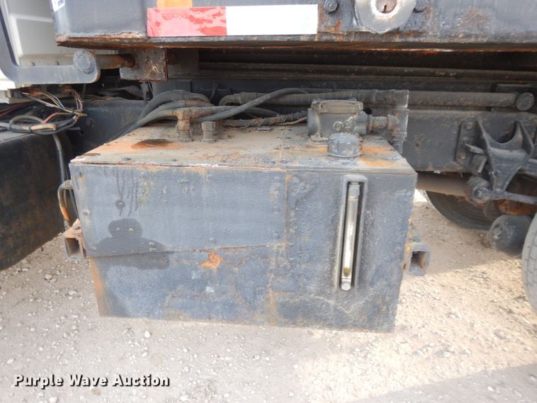 image for item DL2636 2005 International 7300  dump truck