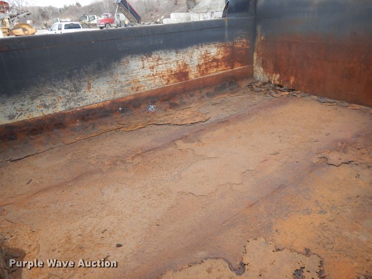 image for item DL2636 2005 International 7300  dump truck