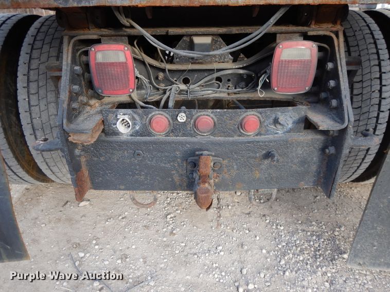 image for item DL2636 2005 International 7300  dump truck