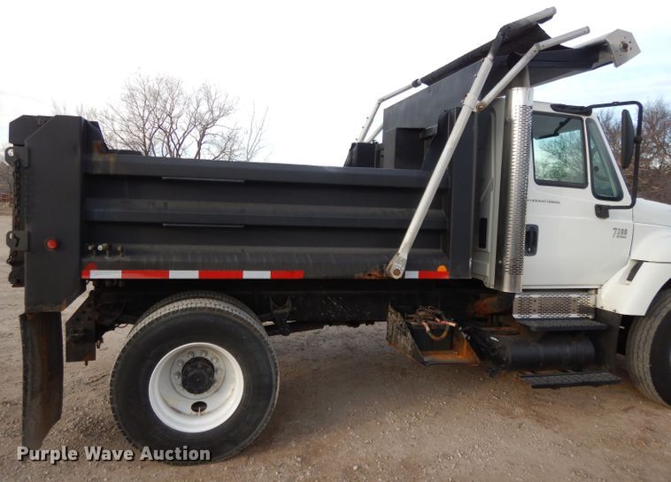 image for item DL2636 2005 International 7300  dump truck