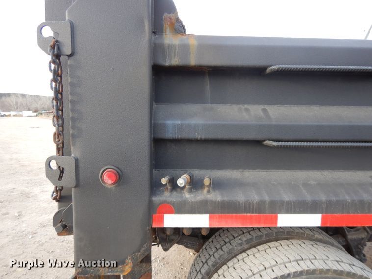 image for item DL2636 2005 International 7300  dump truck