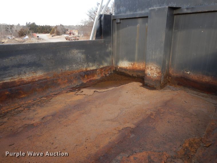 image for item DL2636 2005 International 7300  dump truck