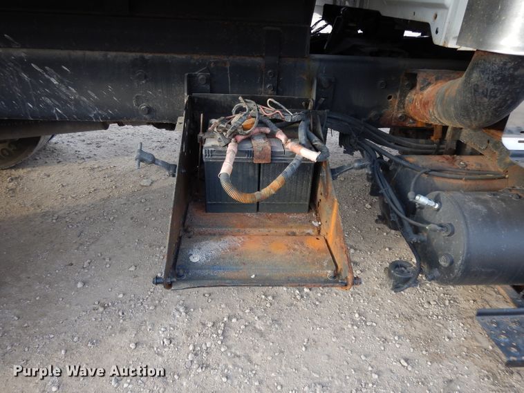 image for item DL2636 2005 International 7300  dump truck