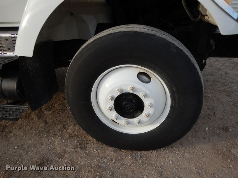 image for item DL2636 2005 International 7300  dump truck