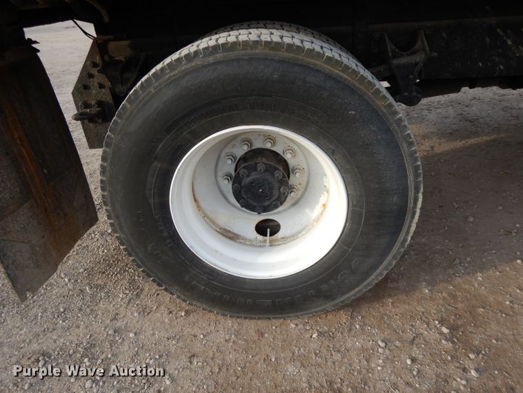 image for item DL2636 2005 International 7300  dump truck