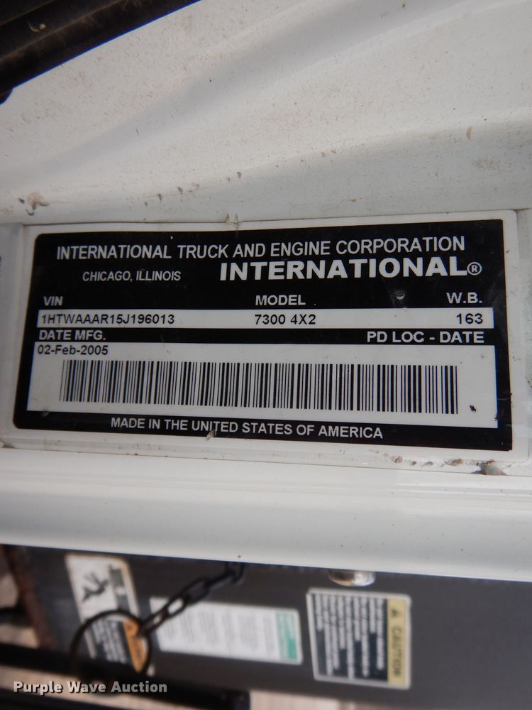 image for item DL2636 2005 International 7300  dump truck