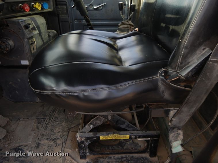 image for item DL2637 1995 Mack DM600  roll-off container truck