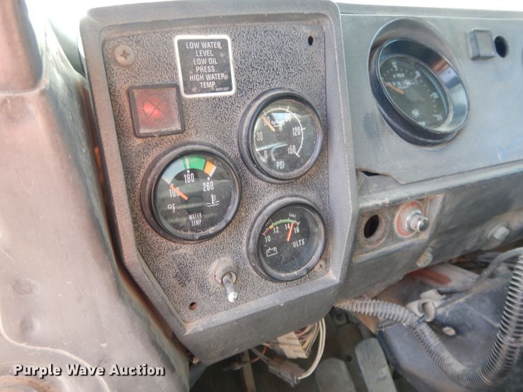 image for item DL2637 1995 Mack DM600  roll-off container truck