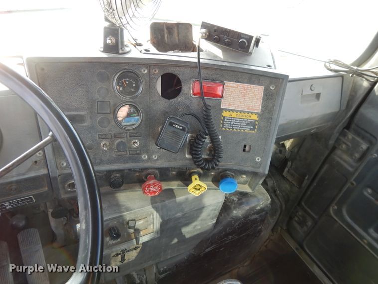 image for item DL2637 1995 Mack DM600  roll-off container truck