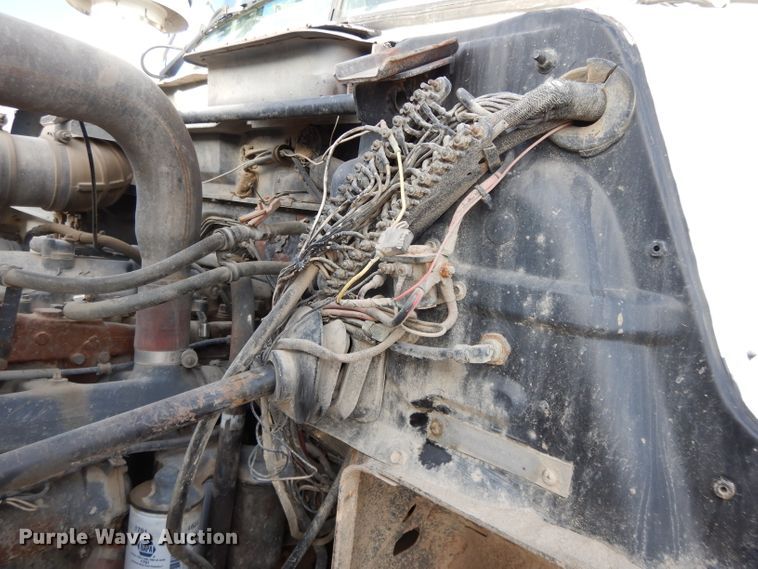 image for item DL2637 1995 Mack DM600  roll-off container truck