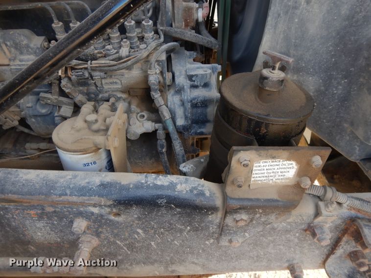 image for item DL2637 1995 Mack DM600  roll-off container truck