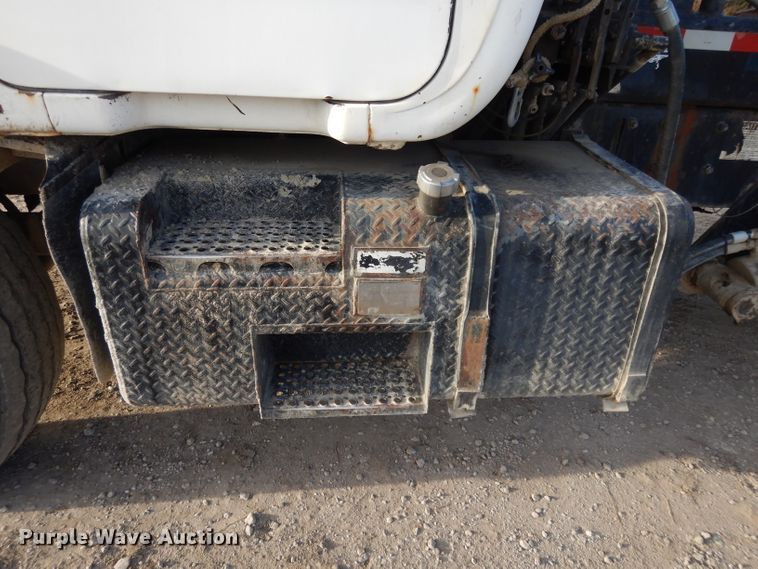 image for item DL2637 1995 Mack DM600  roll-off container truck