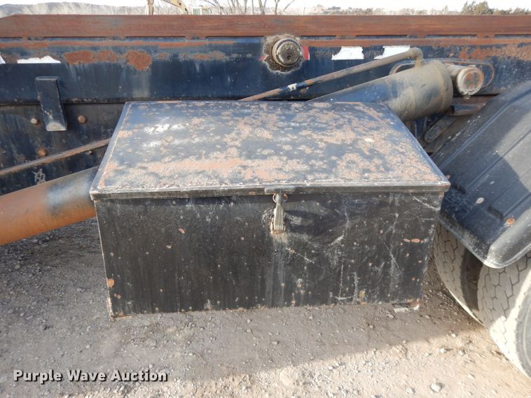 image for item DL2637 1995 Mack DM600  roll-off container truck