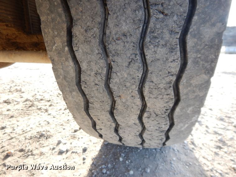 image for item DL2637 1995 Mack DM600  roll-off container truck