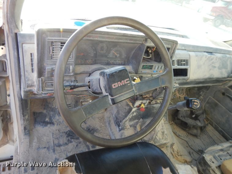 image for item DL2638 1997 Chevrolet C7500  utility / service truck