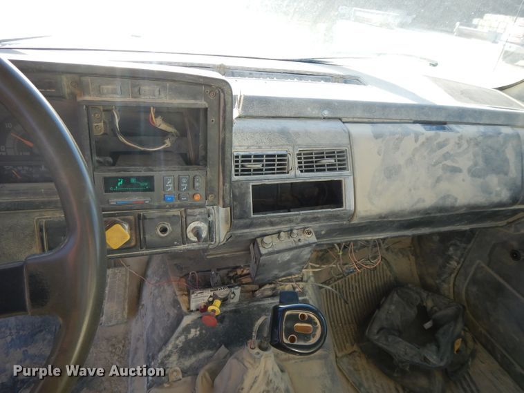 image for item DL2638 1997 Chevrolet C7500  utility / service truck