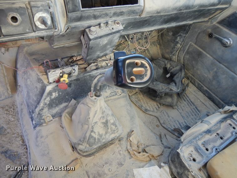 image for item DL2638 1997 Chevrolet C7500  utility / service truck