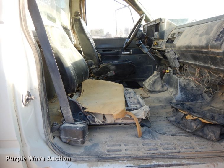 image for item DL2638 1997 Chevrolet C7500  utility / service truck