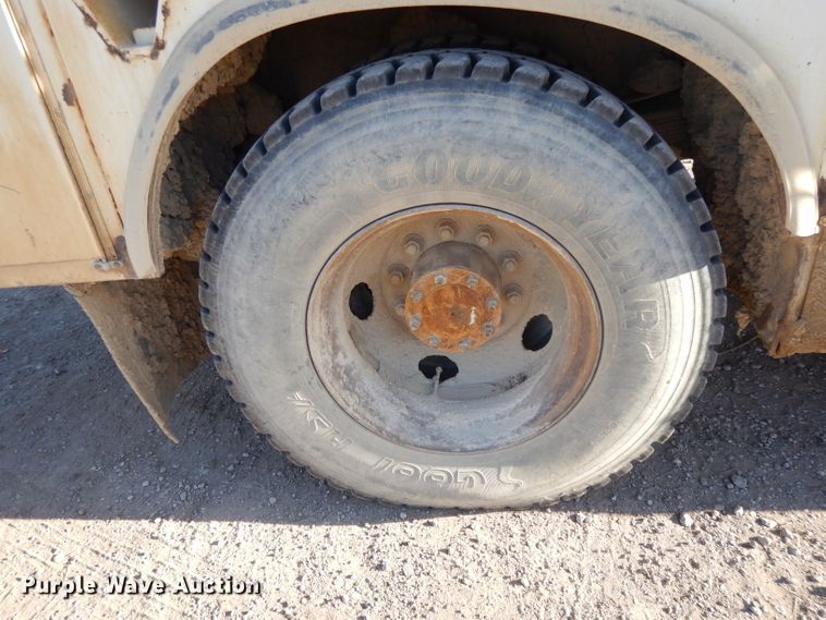 image for item DL2638 1997 Chevrolet C7500  utility / service truck