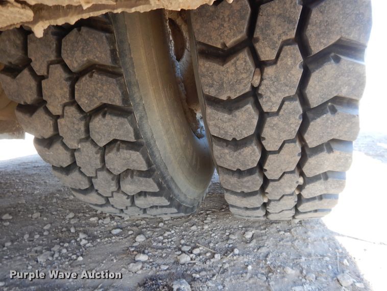 image for item DL2638 1997 Chevrolet C7500  utility / service truck