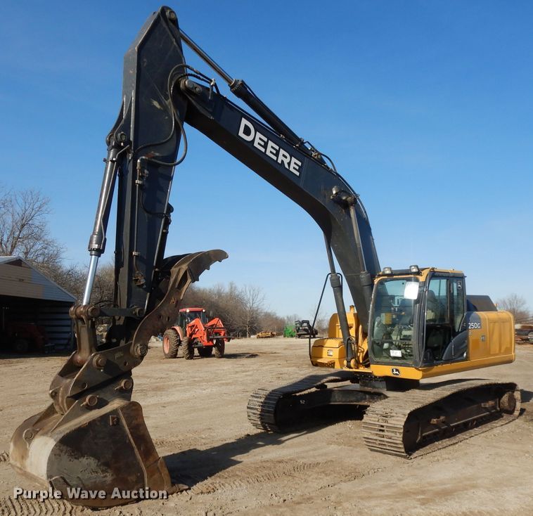 image for item DL2641 2013 John Deere 250G LC  excavator