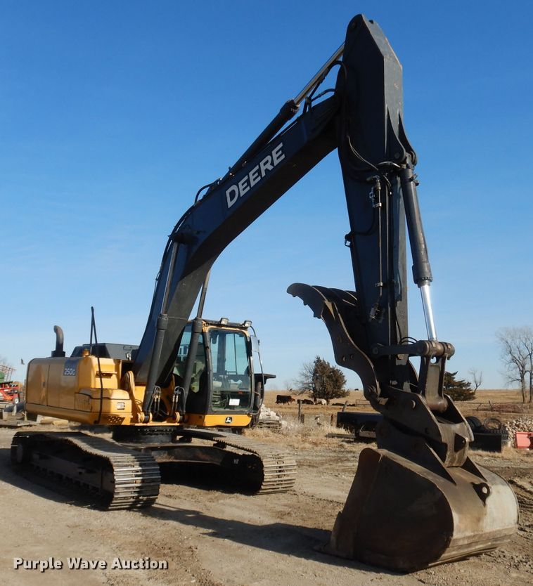image for item DL2641 2013 John Deere 250G LC  excavator