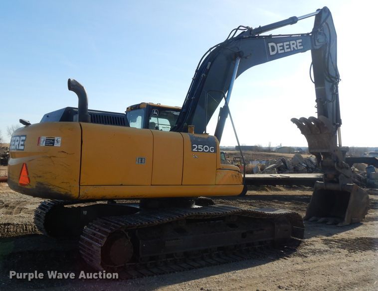 image for item DL2641 2013 John Deere 250G LC  excavator