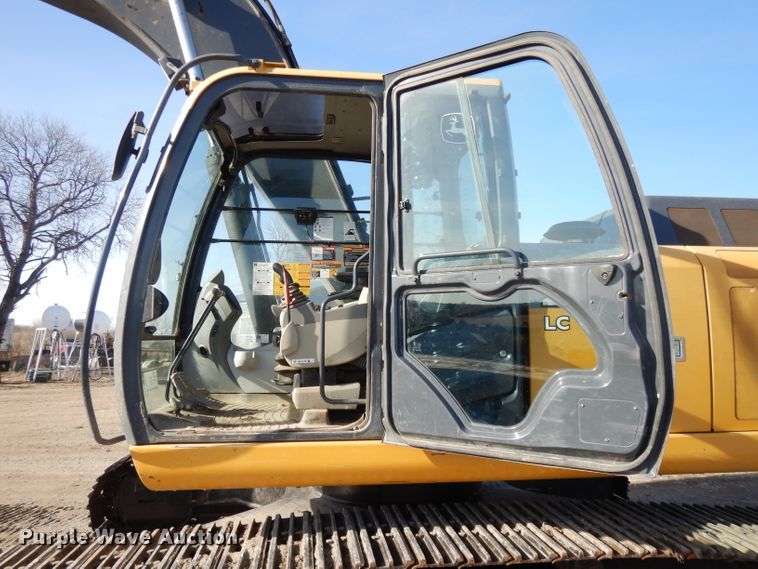 image for item DL2641 2013 John Deere 250G LC  excavator