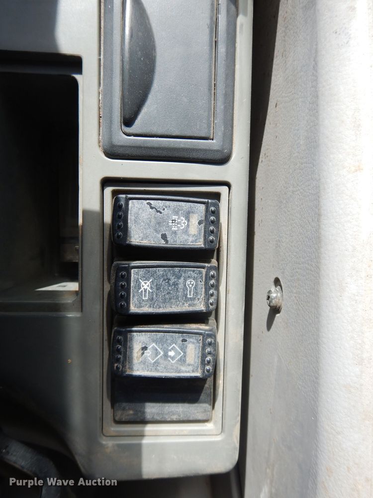 image for item DL2641 2013 John Deere 250G LC  excavator