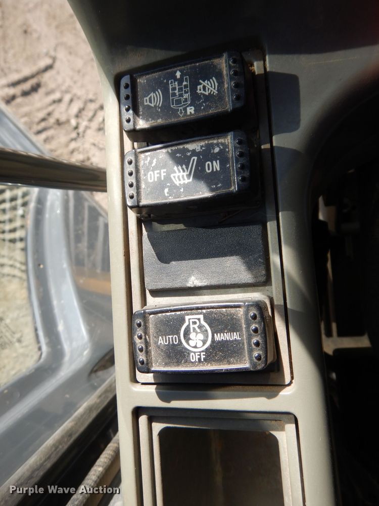 image for item DL2641 2013 John Deere 250G LC  excavator