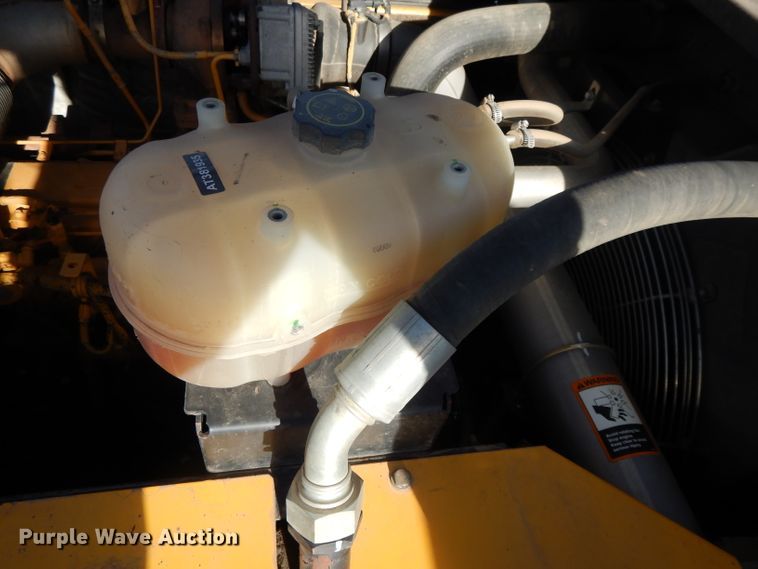 image for item DL2641 2013 John Deere 250G LC  excavator