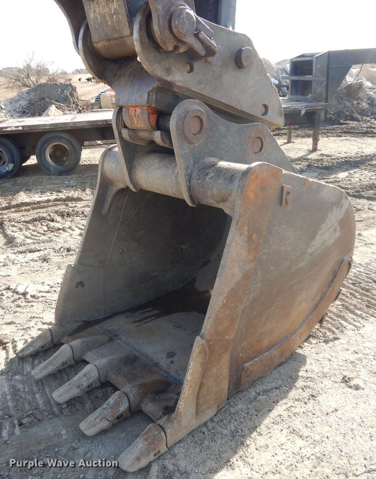 image for item DL2641 2013 John Deere 250G LC  excavator