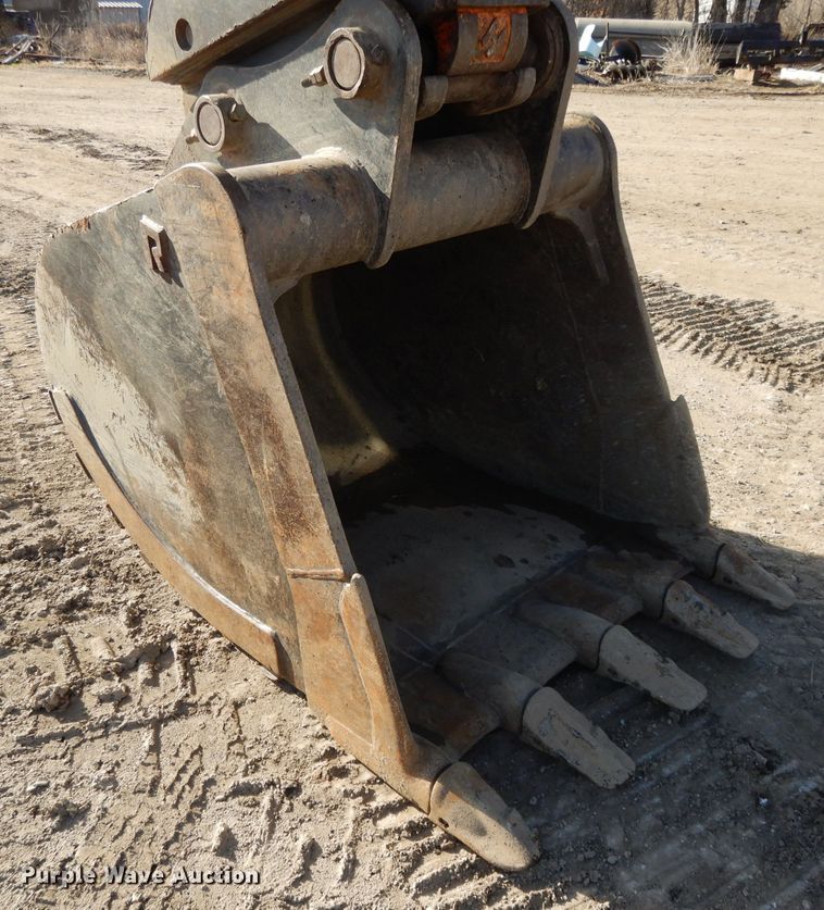 image for item DL2641 2013 John Deere 250G LC  excavator