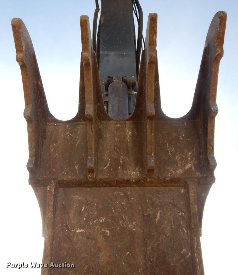 image for item DL2641 2013 John Deere 250G LC  excavator