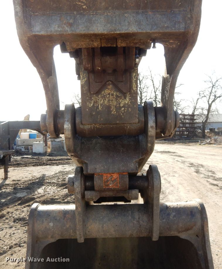 image for item DL2641 2013 John Deere 250G LC  excavator