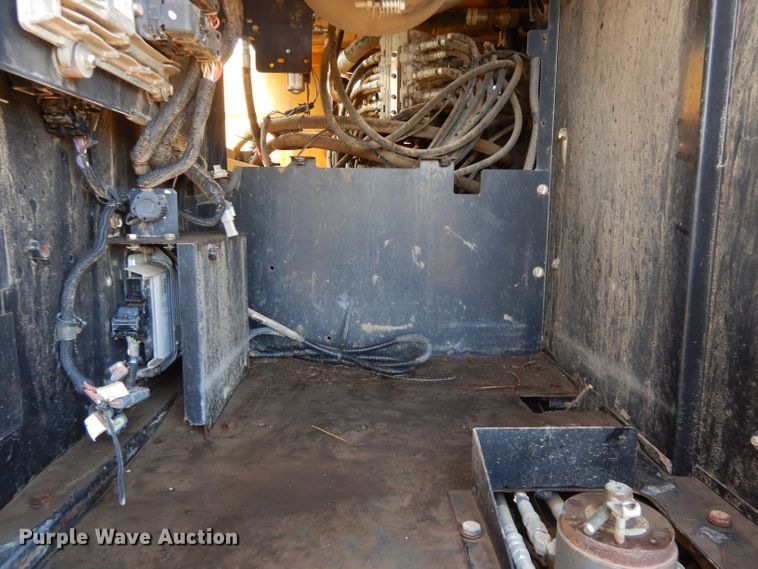 image for item DL2641 2013 John Deere 250G LC  excavator