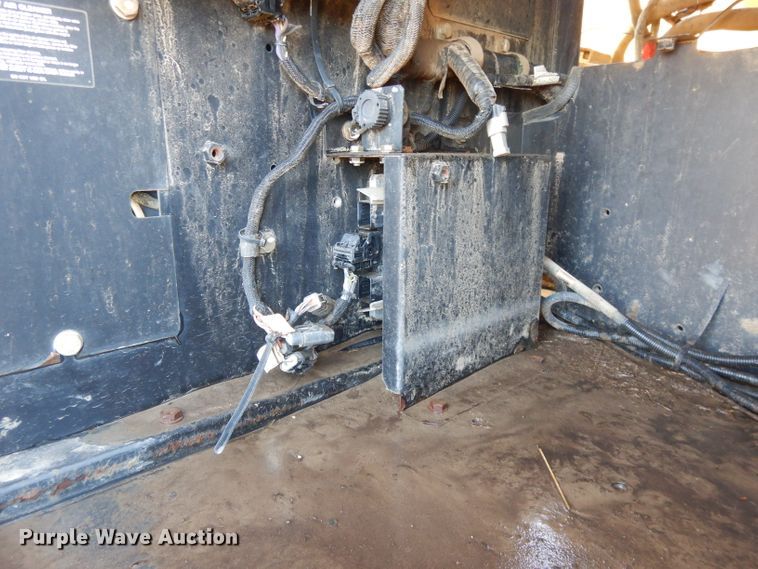 image for item DL2641 2013 John Deere 250G LC  excavator