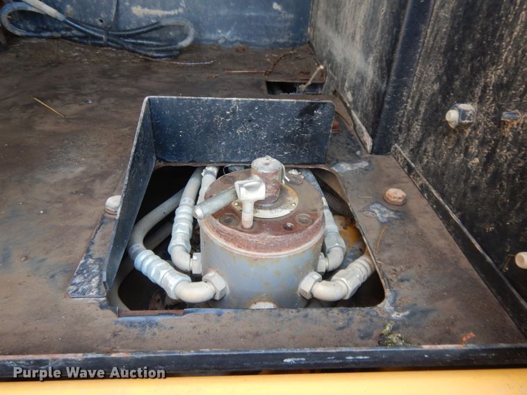 image for item DL2641 2013 John Deere 250G LC  excavator