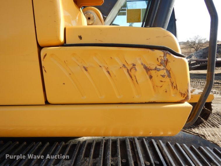image for item DL2641 2013 John Deere 250G LC  excavator