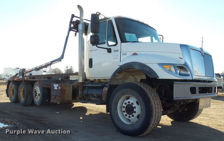 image for item EF9666 2006 International 7400  rolloff container truck