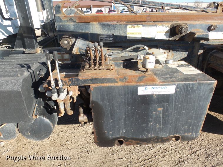 image for item EF9666 2006 International 7400  rolloff container truck