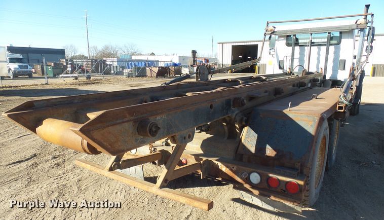 image for item EF9666 2006 International 7400  rolloff container truck