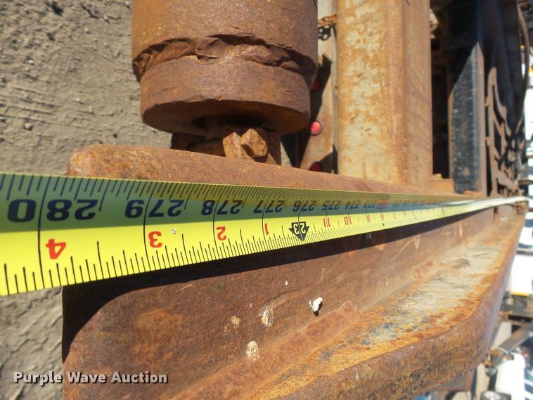 image for item EF9666 2006 International 7400  rolloff container truck