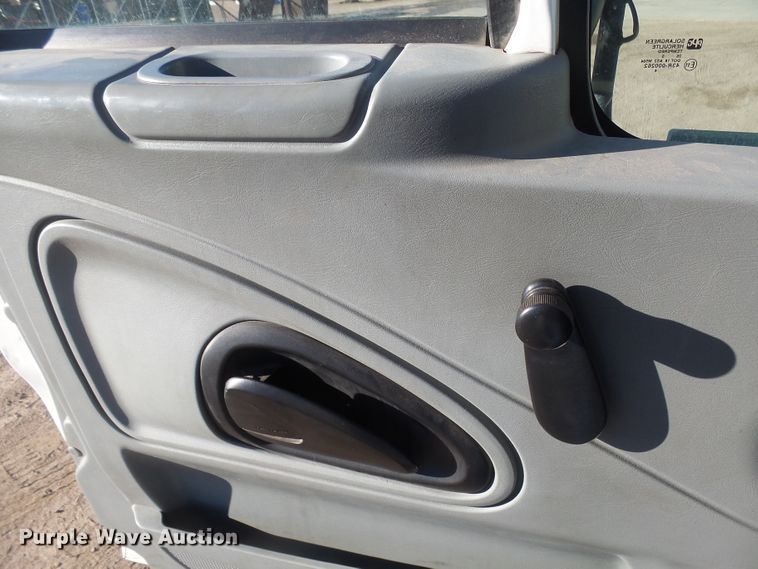 image for item EF9666 2006 International 7400  rolloff container truck