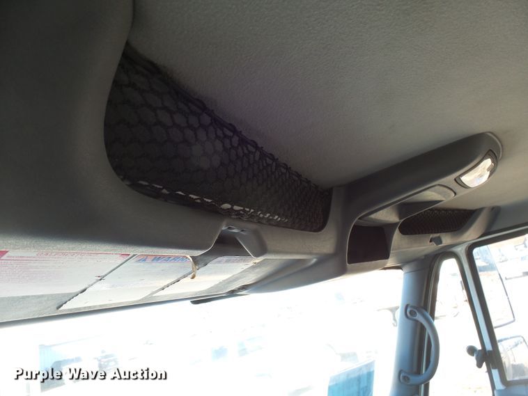 image for item EF9666 2006 International 7400  rolloff container truck