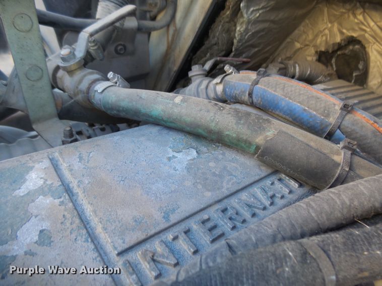 image for item EF9666 2006 International 7400  rolloff container truck