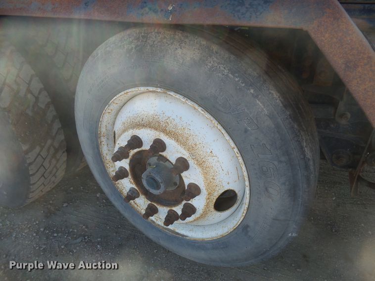 image for item EF9666 2006 International 7400  rolloff container truck