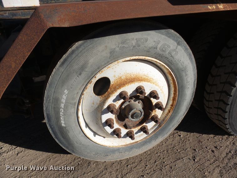 image for item EF9666 2006 International 7400  rolloff container truck