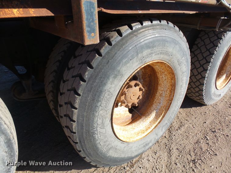 image for item EF9666 2006 International 7400  rolloff container truck